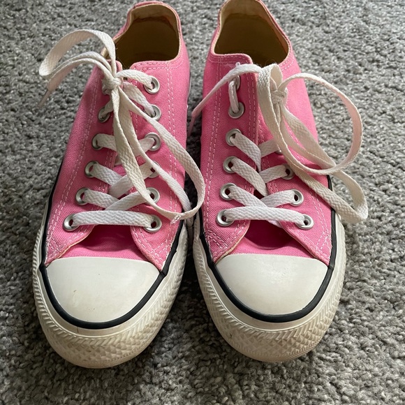Pink Converse - Picture 2 of 4